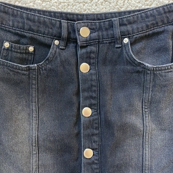 Divided by H&M Edgy Black Denim Skirt Size 6 - Picture 5 of 8